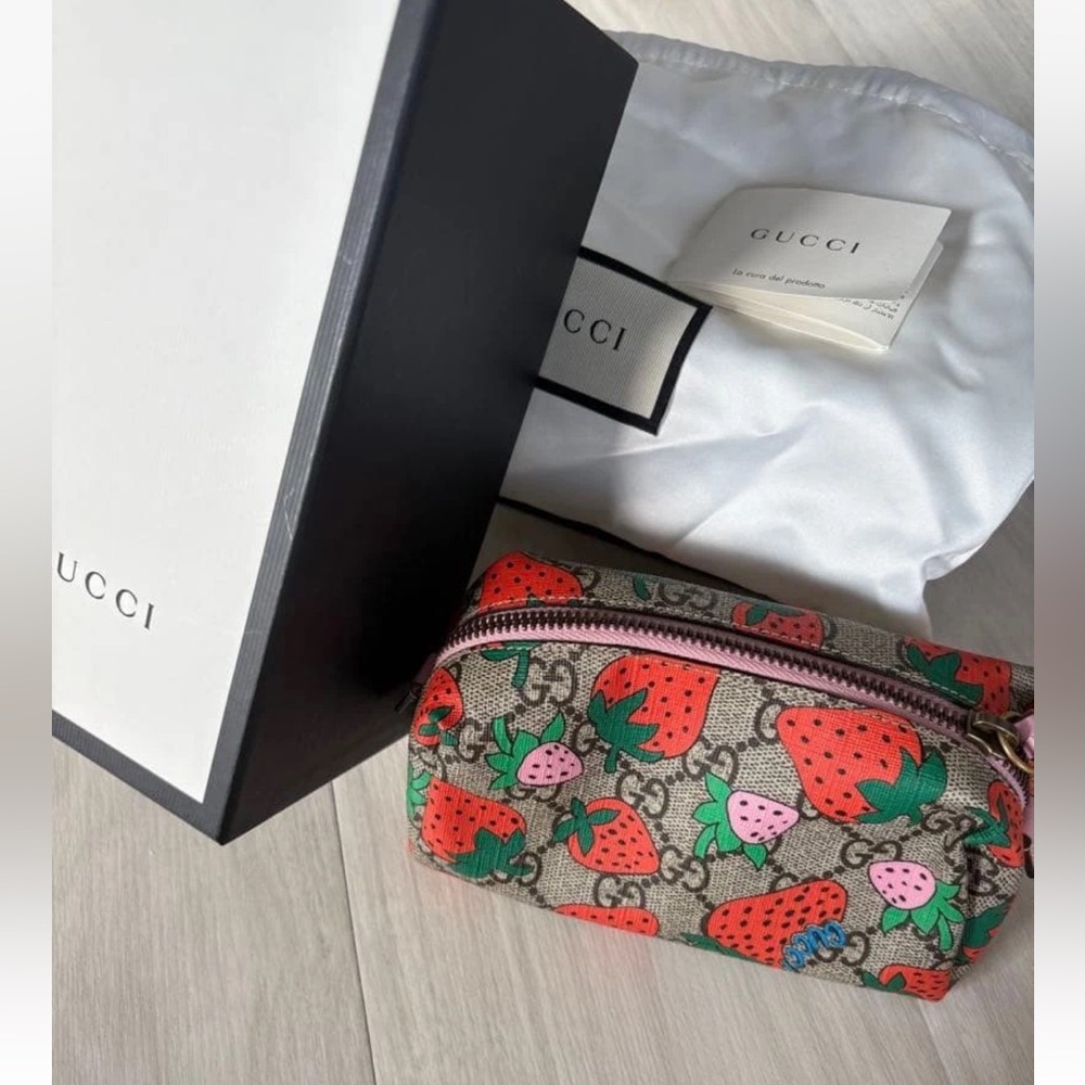 Gucci Pink Lined Pouch